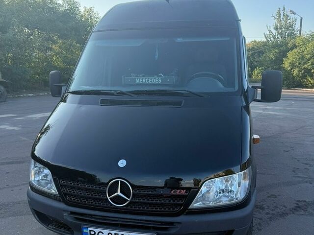 Черный Мерседес Sprinter, объемом двигателя 2.15 л и пробегом 954 тыс. км за 7700 $, фото 1 на Automoto.ua