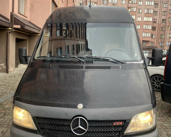Черный Мерседес Sprinter, объемом двигателя 2.7 л и пробегом 770 тыс. км за 8300 $, фото 1 на Automoto.ua