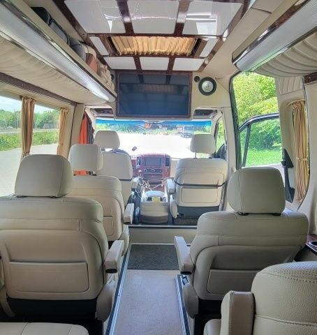Чорний Мерседес Sprinter, об'ємом двигуна 3 л та пробігом 680 тис. км за 23081 $, фото 1 на Automoto.ua