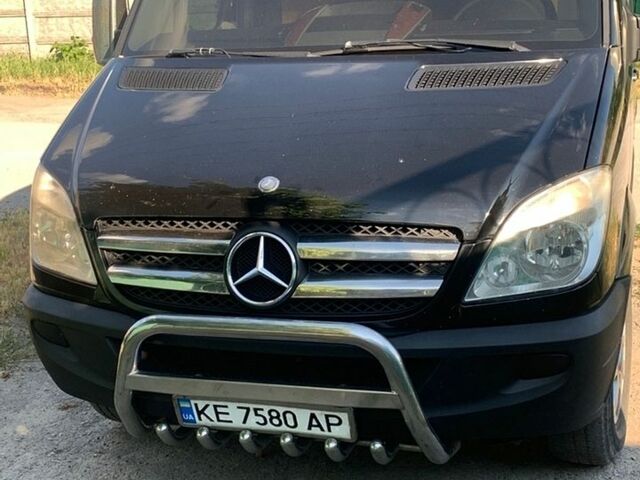 Черный Мерседес Sprinter, объемом двигателя 2.15 л и пробегом 307 тыс. км за 11750 $, фото 1 на Automoto.ua