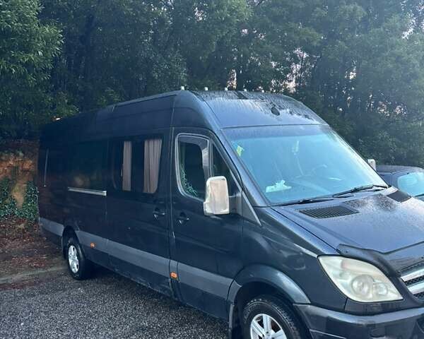 Черный Мерседес Sprinter, объемом двигателя 3 л и пробегом 200 тыс. км за 33835 $, фото 1 на Automoto.ua