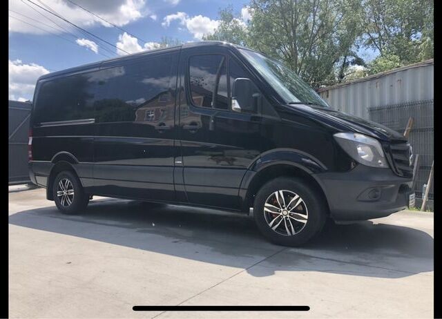 Чорний Мерседес Sprinter, об'ємом двигуна 2.2 л та пробігом 260 тис. км за 24000 $, фото 1 на Automoto.ua