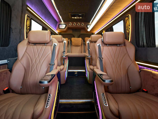 Черный Мерседес Sprinter, объемом двигателя 2.14 л и пробегом 432 тыс. км за 57800 $, фото 1 на Automoto.ua