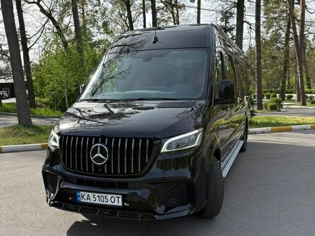 Черный Мерседес Sprinter, объемом двигателя 2.99 л и пробегом 380 тыс. км за 105000 $, фото 1 на Automoto.ua