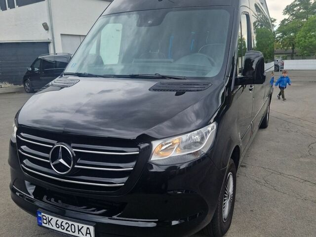 Чорний Мерседес Sprinter, об'ємом двигуна 1.95 л та пробігом 197 тис. км за 48900 $, фото 1 на Automoto.ua