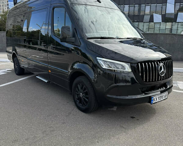 Черный Мерседес Sprinter, объемом двигателя 1.95 л и пробегом 135 тыс. км за 90000 $, фото 1 на Automoto.ua