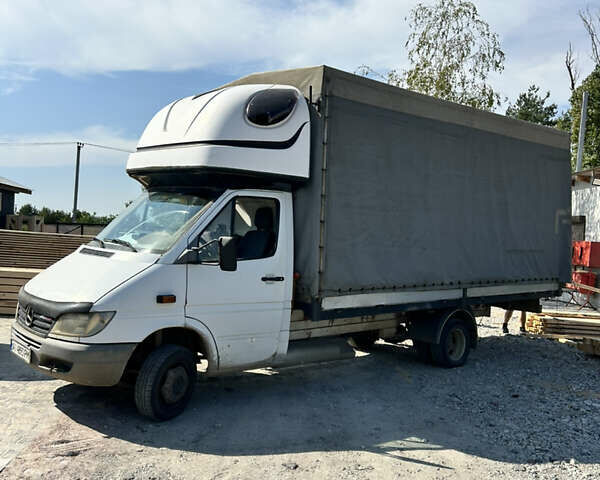 Черный Мерседес Sprinter, объемом двигателя 2.2 л и пробегом 500 тыс. км за 8000 $, фото 1 на Automoto.ua