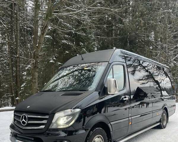 Черный Мерседес Sprinter, объемом двигателя 3 л и пробегом 512 тыс. км за 58000 $, фото 1 на Automoto.ua