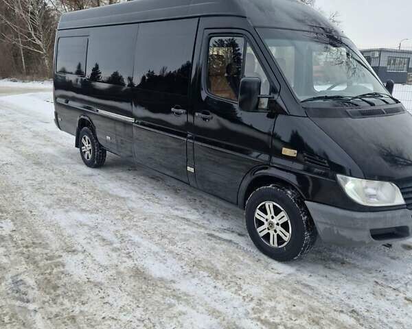 Черный Мерседес Sprinter, объемом двигателя 2.69 л и пробегом 730 тыс. км за 9500 $, фото 1 на Automoto.ua