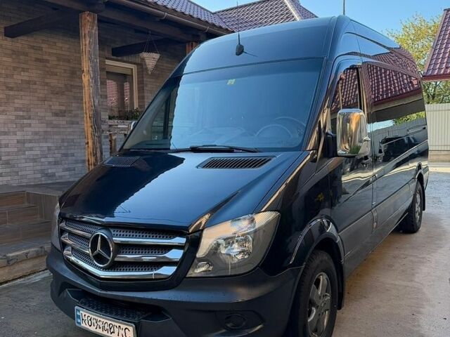 Черный Мерседес Sprinter, объемом двигателя 2.7 л и пробегом 587 тыс. км за 23000 $, фото 1 на Automoto.ua