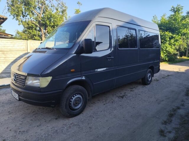 Черный Мерседес Sprinter, объемом двигателя 0 л и пробегом 600 тыс. км за 6500 $, фото 1 на Automoto.ua
