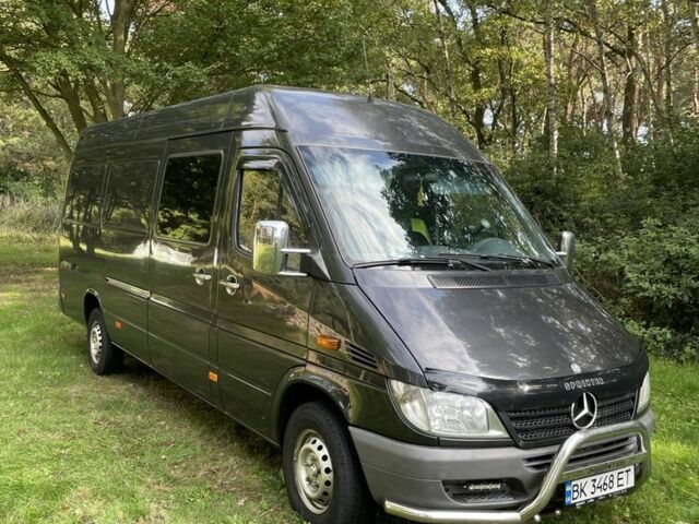 Чорний Мерседес Sprinter, об'ємом двигуна 2.1 л та пробігом 450 тис. км за 15300 $, фото 1 на Automoto.ua