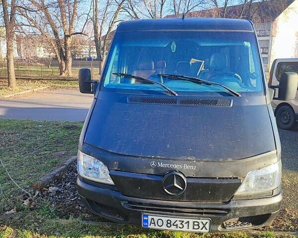 Черный Мерседес Sprinter, объемом двигателя 2.15 л и пробегом 678 тыс. км за 7500 $, фото 1 на Automoto.ua