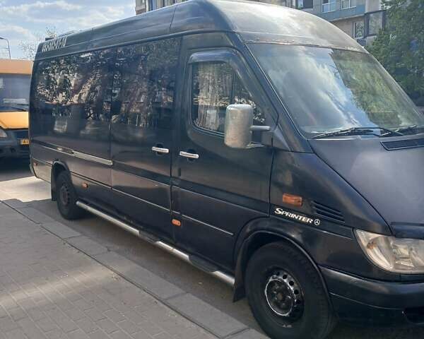 Черный Мерседес Sprinter, объемом двигателя 0 л и пробегом 600 тыс. км за 12000 $, фото 1 на Automoto.ua
