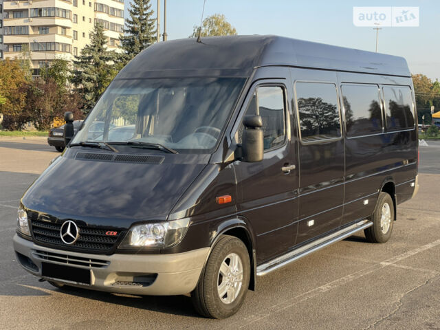 Черный Мерседес Sprinter, объемом двигателя 2.7 л и пробегом 740 тыс. км за 13600 $, фото 1 на Automoto.ua