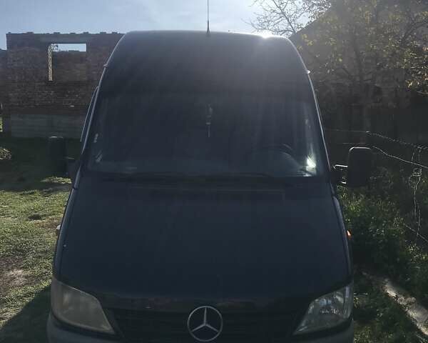 Черный Мерседес Sprinter, объемом двигателя 2.7 л и пробегом 100 тыс. км за 10300 $, фото 1 на Automoto.ua