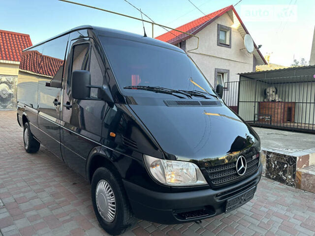 Черный Мерседес Sprinter, объемом двигателя 2.15 л и пробегом 290 тыс. км за 7999 $, фото 1 на Automoto.ua