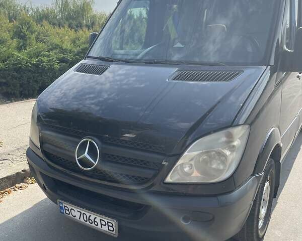 Черный Мерседес Sprinter, объемом двигателя 2.15 л и пробегом 395 тыс. км за 7900 $, фото 1 на Automoto.ua