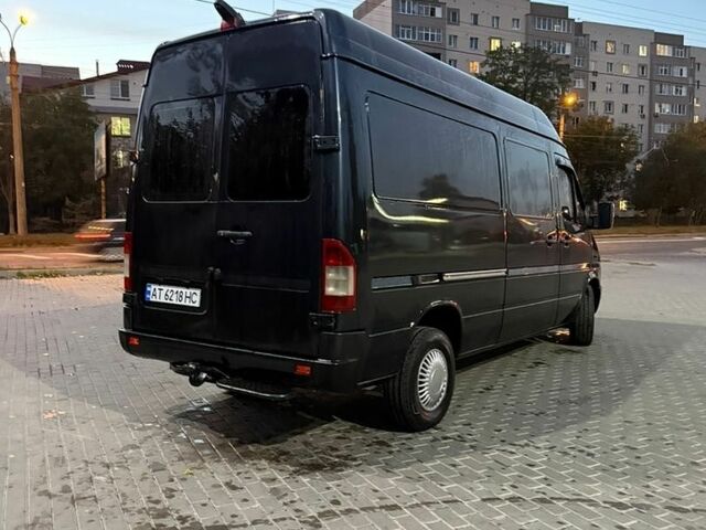 Черный Мерседес Sprinter, объемом двигателя 2.7 л и пробегом 302 тыс. км за 11950 $, фото 1 на Automoto.ua