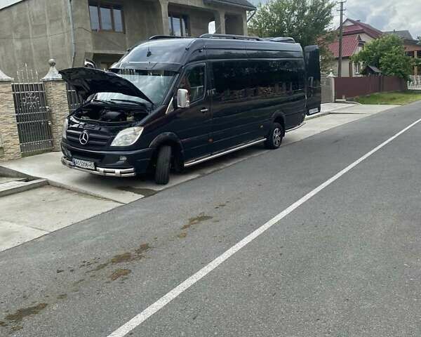 Чорний Мерседес Sprinter, об'ємом двигуна 0 л та пробігом 400 тис. км за 23500 $, фото 1 на Automoto.ua