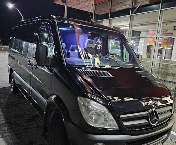 Черный Мерседес Sprinter, объемом двигателя 2.2 л и пробегом 512 тыс. км за 20000 $, фото 1 на Automoto.ua