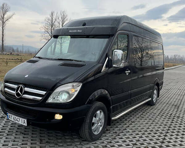 Черный Мерседес Sprinter, объемом двигателя 2.99 л и пробегом 650 тыс. км за 16000 $, фото 1 на Automoto.ua