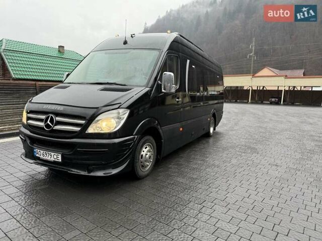Черный Мерседес Sprinter, объемом двигателя 2.99 л и пробегом 670 тыс. км за 33999 $, фото 1 на Automoto.ua