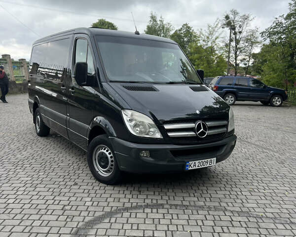 Черный Мерседес Sprinter, объемом двигателя 3 л и пробегом 740 тыс. км за 13999 $, фото 1 на Automoto.ua