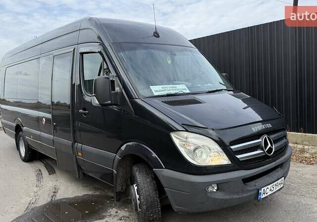 Черный Мерседес Sprinter, объемом двигателя 2.99 л и пробегом 273 тыс. км за 35000 $, фото 1 на Automoto.ua