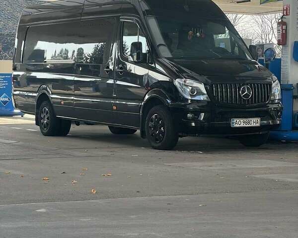 Черный Мерседес Sprinter, объемом двигателя 2.99 л и пробегом 688 тыс. км за 36500 $, фото 1 на Automoto.ua