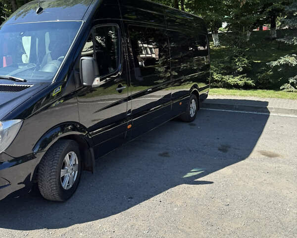 Черный Мерседес Sprinter, объемом двигателя 0 л и пробегом 403 тыс. км за 25200 $, фото 1 на Automoto.ua