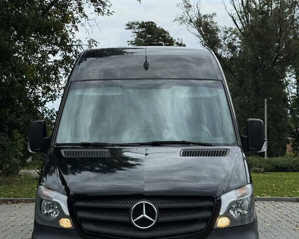 Черный Мерседес Sprinter, объемом двигателя 2.14 л и пробегом 360 тыс. км за 20450 $, фото 1 на Automoto.ua