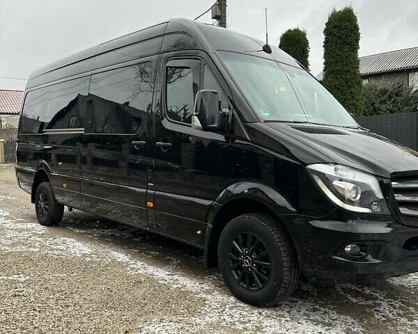 Черный Мерседес Sprinter, объемом двигателя 3 л и пробегом 780 тыс. км за 29322 $, фото 1 на Automoto.ua