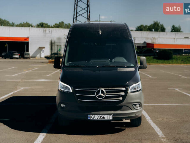 Черный Мерседес Sprinter, объемом двигателя 1.9 л и пробегом 260 тыс. км за 45000 $, фото 1 на Automoto.ua