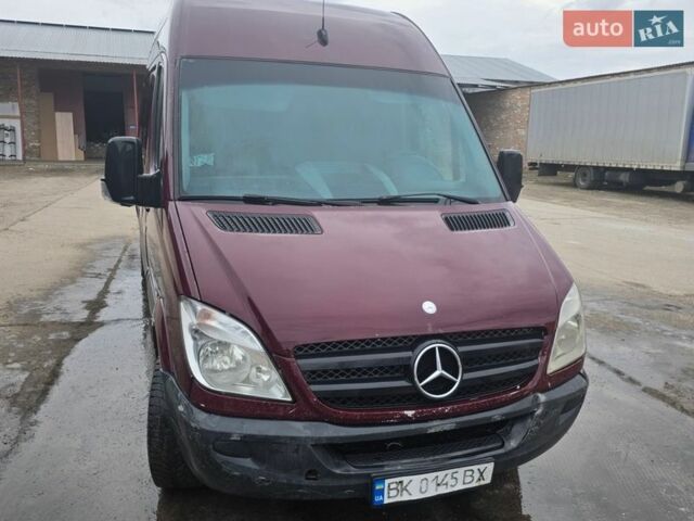 Фиолетовый Мерседес Sprinter, объемом двигателя 2.1 л и пробегом 677 тыс. км за 8500 $, фото 1 на Automoto.ua