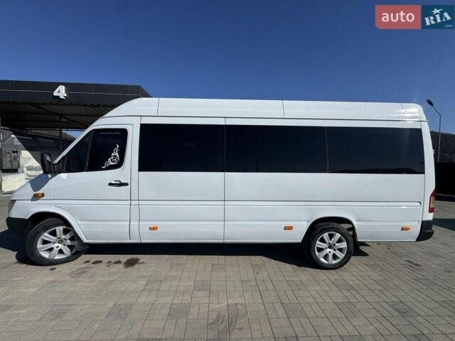 Коричневый Мерседес Sprinter, объемом двигателя 2.2 л и пробегом 348 тыс. км за 6999 $, фото 1 на Automoto.ua