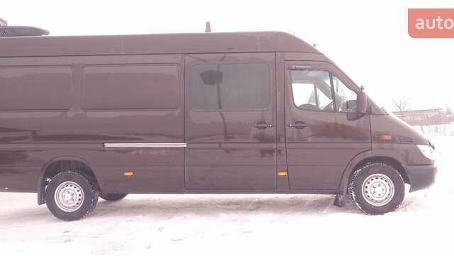 Коричневый Мерседес Sprinter, объемом двигателя 2.7 л и пробегом 212 тыс. км за 10800 $, фото 1 на Automoto.ua