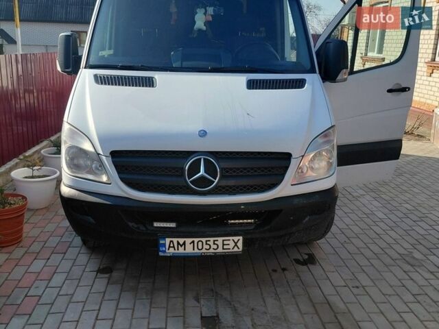 Коричневый Мерседес Sprinter, объемом двигателя 2.1 л и пробегом 300 тыс. км за 16500 $, фото 1 на Automoto.ua