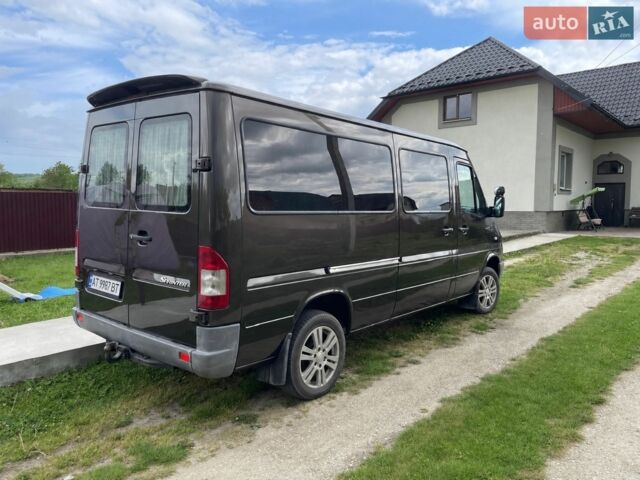 Коричневый Мерседес Sprinter, объемом двигателя 2.15 л и пробегом 200 тыс. км за 10500 $, фото 1 на Automoto.ua