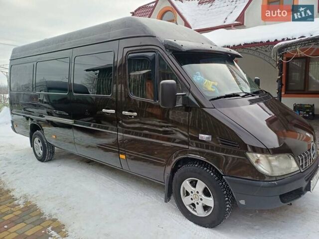 Коричневый Мерседес Sprinter, объемом двигателя 2.69 л и пробегом 820 тыс. км за 13994 $, фото 1 на Automoto.ua