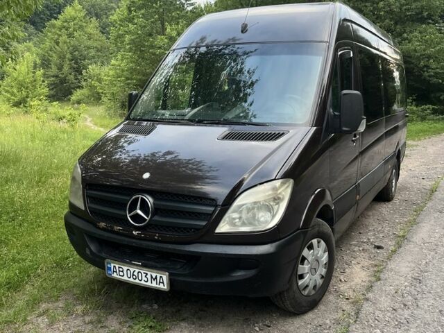 Коричневый Мерседес Sprinter, объемом двигателя 2.1 л и пробегом 732 тыс. км за 13300 $, фото 1 на Automoto.ua