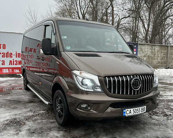 Коричневый Мерседес Sprinter, объемом двигателя 2.14 л и пробегом 109 тыс. км за 32900 $, фото 1 на Automoto.ua