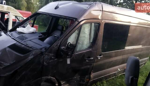 Коричневый Мерседес Sprinter, объемом двигателя 3 л и пробегом 500 тыс. км за 12000 $, фото 1 на Automoto.ua