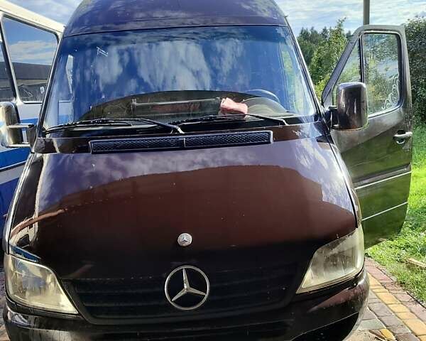 Коричневий Мерседес Sprinter, об'ємом двигуна 2.15 л та пробігом 700 тис. км за 8800 $, фото 1 на Automoto.ua
