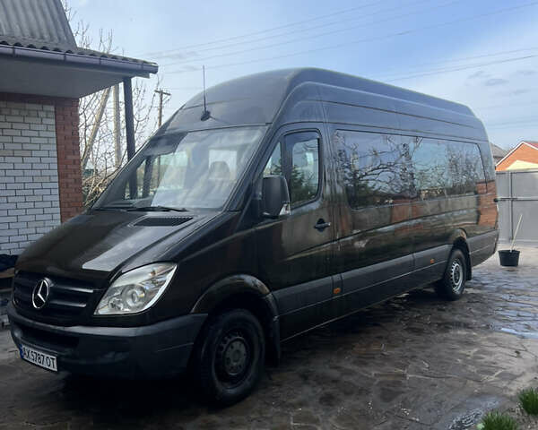 Коричневый Мерседес Sprinter, объемом двигателя 3 л и пробегом 190 тыс. км за 29200 $, фото 1 на Automoto.ua