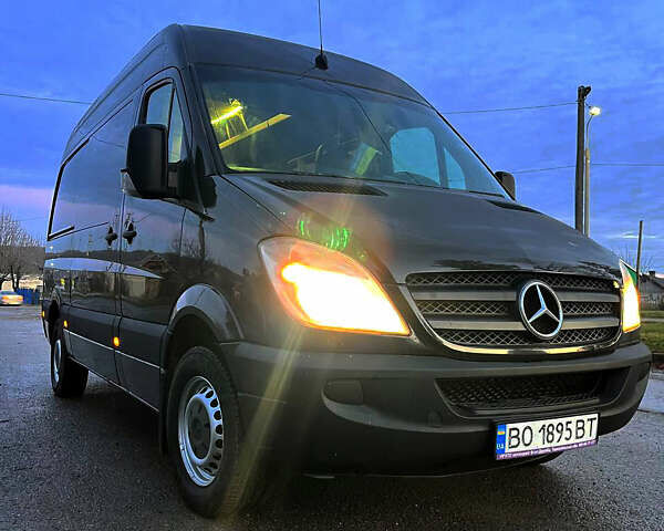 Коричневый Мерседес Sprinter, объемом двигателя 2.15 л и пробегом 210 тыс. км за 10750 $, фото 1 на Automoto.ua