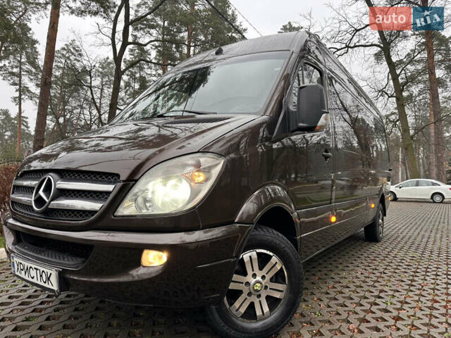 Коричневий Мерседес Sprinter, об'ємом двигуна 2.2 л та пробігом 290 тис. км за 26000 $, фото 1 на Automoto.ua