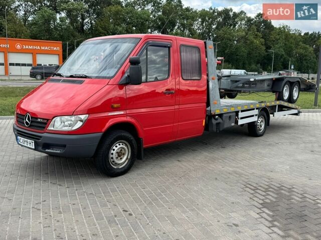 Красный Мерседес Sprinter, объемом двигателя 2.2 л и пробегом 563 тыс. км за 18600 $, фото 1 на Automoto.ua