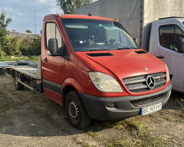 Красный Мерседес Sprinter, объемом двигателя 2.15 л и пробегом 500 тыс. км за 14999 $, фото 1 на Automoto.ua
