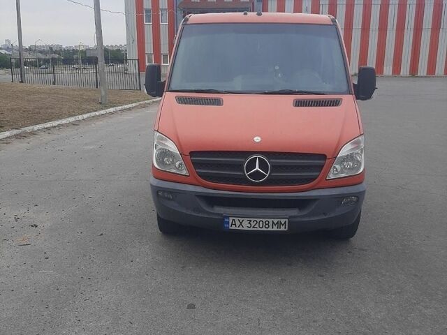 Красный Мерседес Sprinter, объемом двигателя 2.14 л и пробегом 780 тыс. км за 15500 $, фото 1 на Automoto.ua